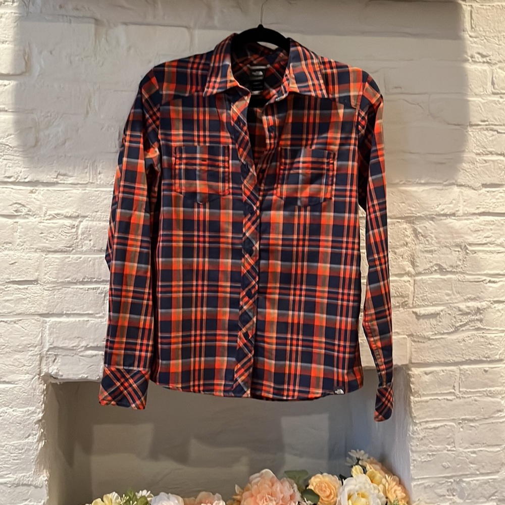 LIKE NEW Women’s The North Face Flannel (US S)